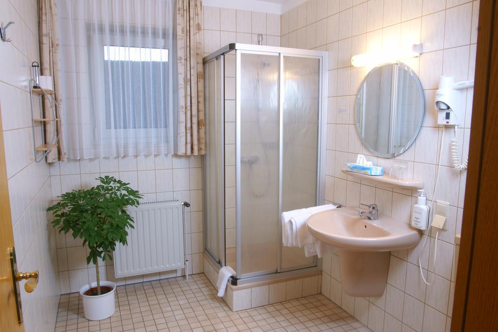 Roehrs Gasthof Sottrum Bagian luar foto